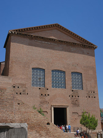 Curia Iulia