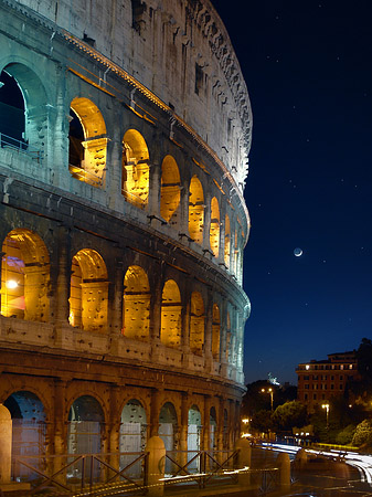 Fotos Kolosseum mit Halbmond | Rom