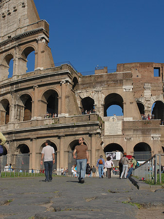 Foto Kolosseum mit Platz - Rom