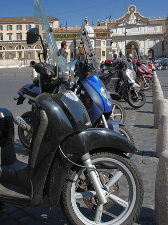 Fotos Mofas an der Piazza del Popolo | Rom