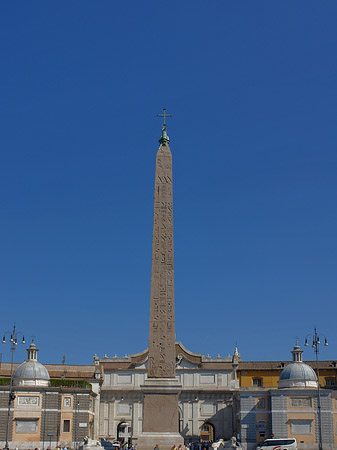 Foto Obelisk mit dem Porta del Popolo