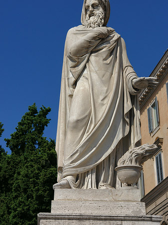 Statue