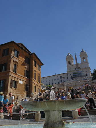 Foto Kirche und der Barcaccia Brunnen - Rom