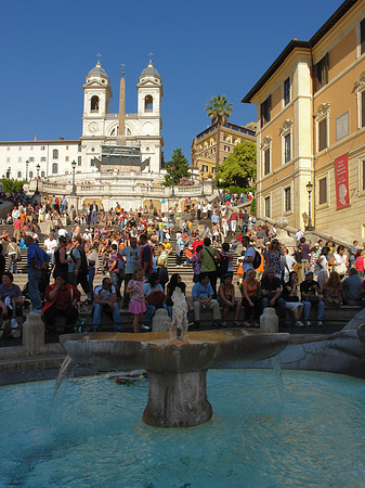 Foto Treppe mit Kirche
