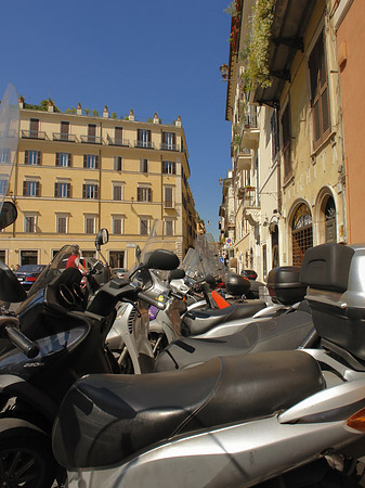 Foto Mofas vor Escada - Rom