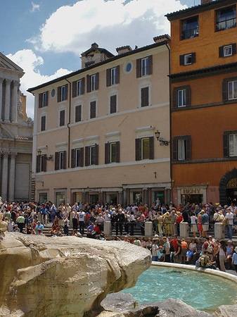 Foto Menschen am Brunnen - Rom