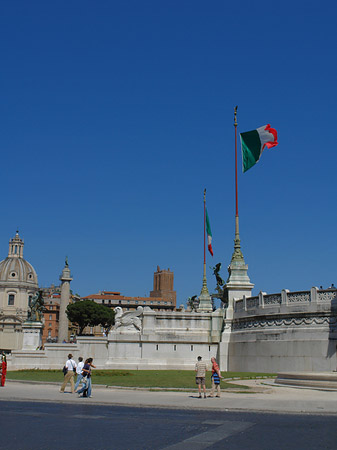 Fotos Monument mit Straße