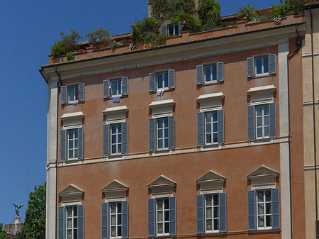 Piazza S. Salvatore di Lauro Foto 