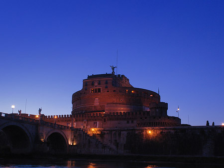 Burg und Brücke Foto 
