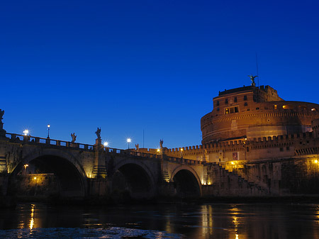 Burg und Brücke Fotos