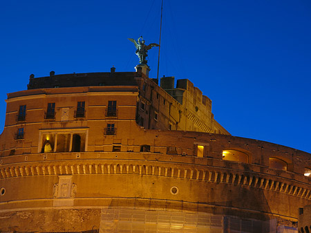 Engelsburg bei Dämmerung