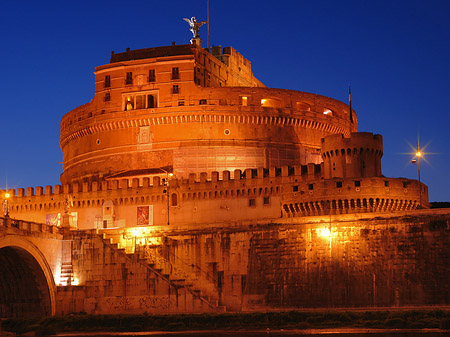 Engelsburg bei Nacht