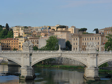 Foto Blick zur Ponte Vittorio Emanuele II - Rom