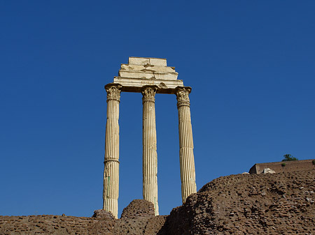 Säulen am Dioskurentempel