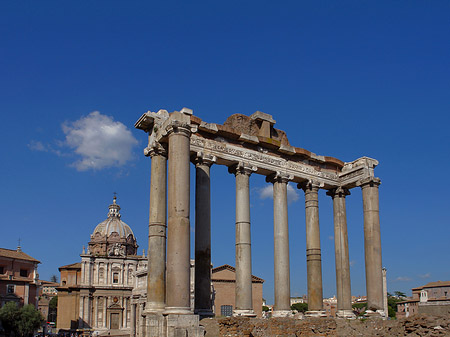 Fotos Die Rostra mit der Santi Luca e Martina | Rom