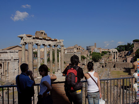 Foto Menschen vor der Rostra - Rom
