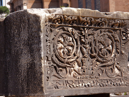 Steine im Forum Romanum Foto 