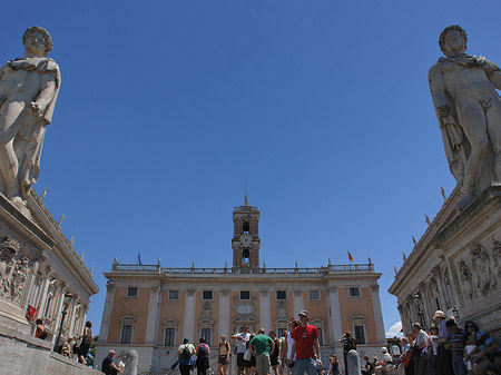 Statuen der Dioskuren