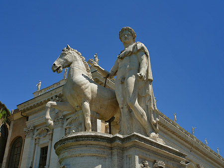 Statuen der Dioskuren Foto 