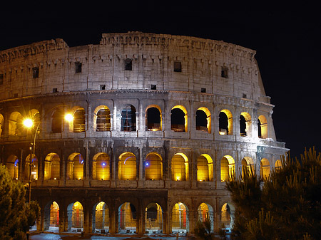 Kolosseum bei Nacht
