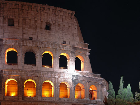 Kolosseum bei Nacht Foto 