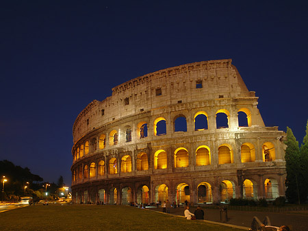 Kolosseum mit Platz Fotos