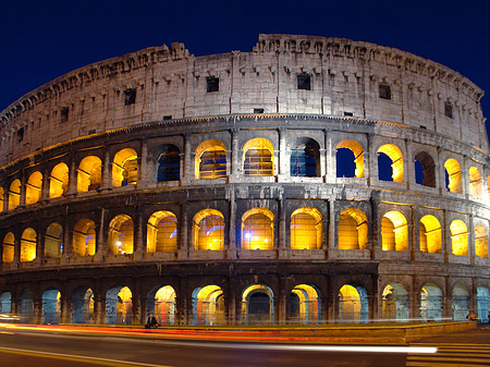 Fotos Kolosseum mit Straße