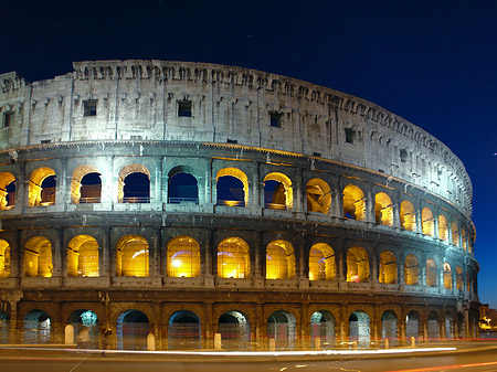 Fotos Kolosseum mit Straße