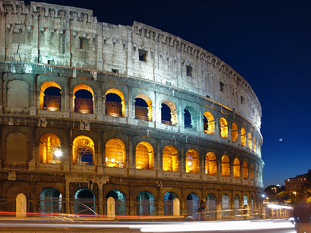 Fotos Kolosseum mit Straße