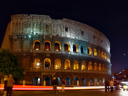 Foto Kolosseum mit Straße - Rom