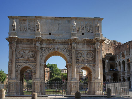 Konstantinsbogen mit Kolosseum