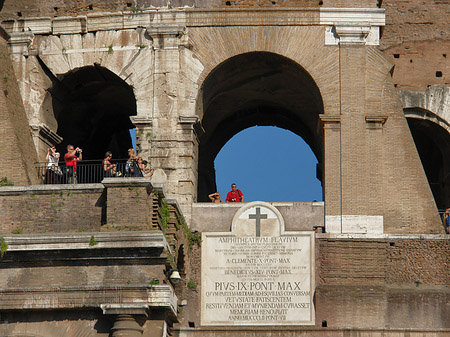 Fassade des Kolosseums Fotos