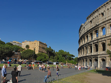 Foto Menschen am Kolosseum - Rom