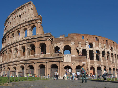 Kolosseum mit Platz Fotos