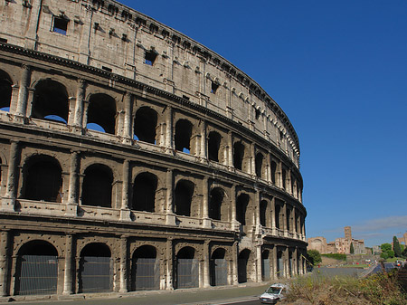 Foto Kolosseum mit Straße - Rom