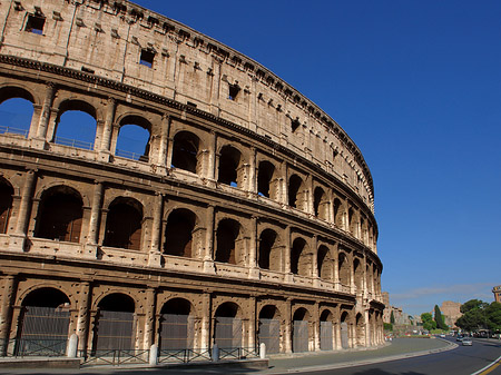 Foto Kolosseum mit Straße - Rom