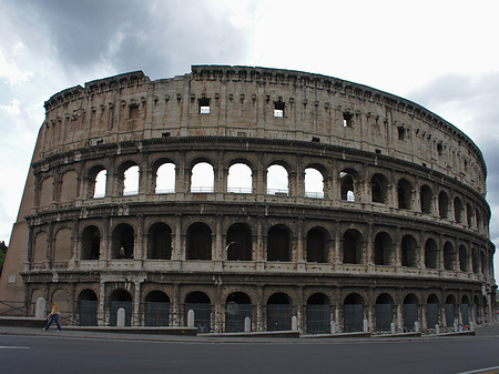 Fotos Kolosseum mit Straße