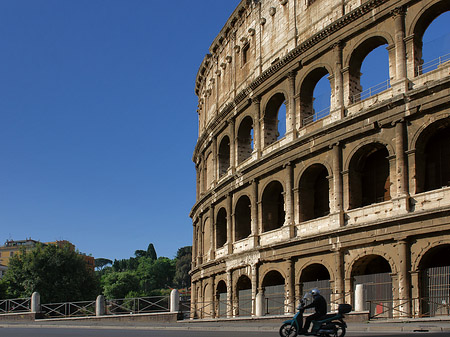 Fotos Kolosseum mit Straße