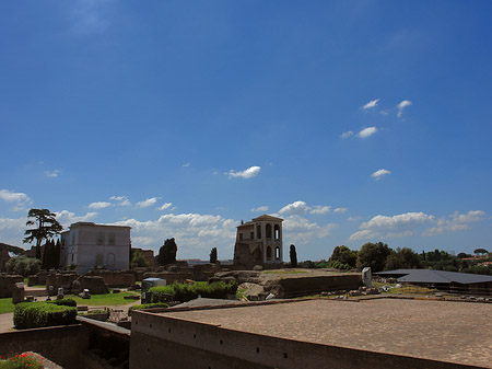 Ruinen mit Apollo Tempel