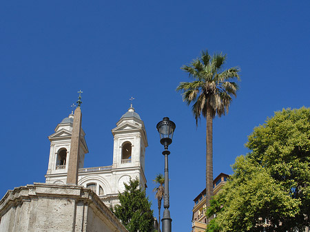 Foto S. Trinita dei Monti mit Obelisk - Rom