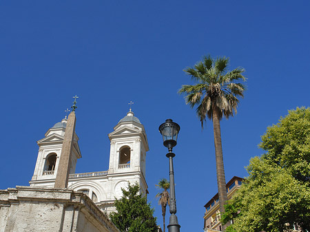 Fotos S. Trinita dei Monti mit Obelisk | Rom