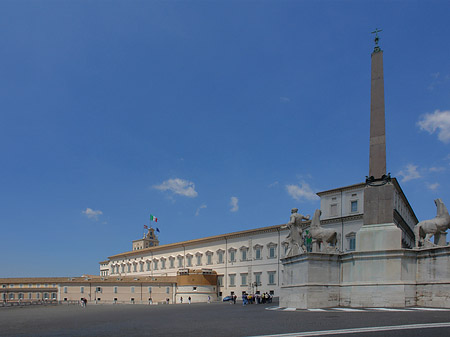Foto Quirinalspalast mit Obelisk