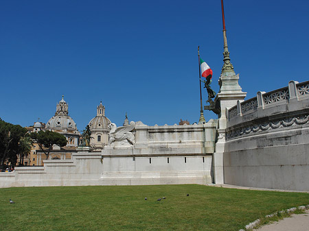 Platz vor dem Monument