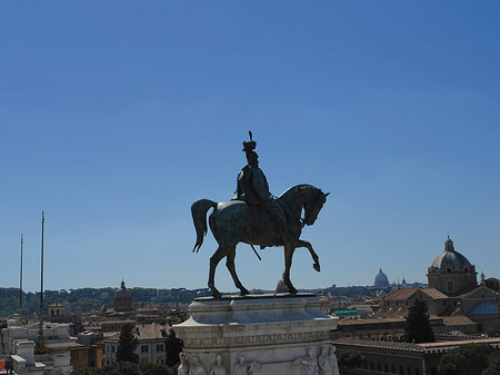 Fotos Bronzestatue von Victor Emmanuel