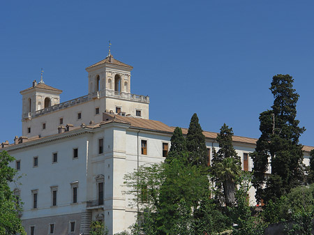 Foto Villa hinter Bäumen - Rom